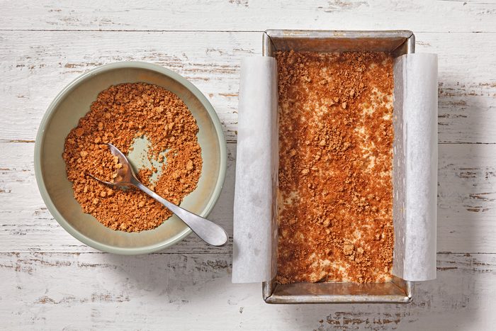 Sprinkle half of the brown sugar cinnamon mixture on top.