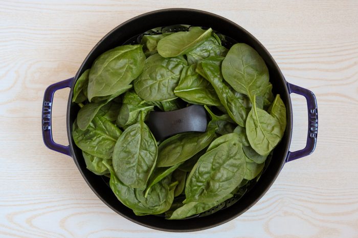 Steaming spinach