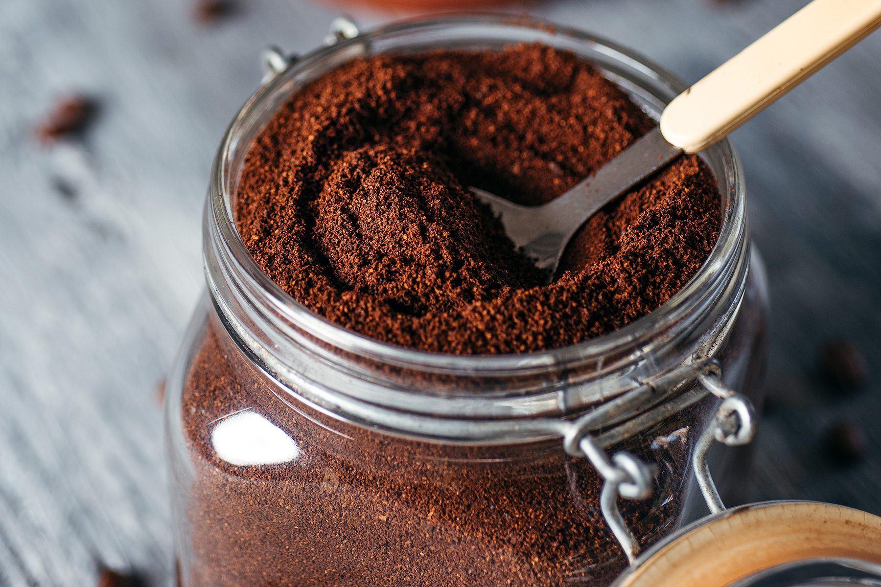 How To Grind Coffee Beans For Every Type Of Brew Gettyimages 1320294164