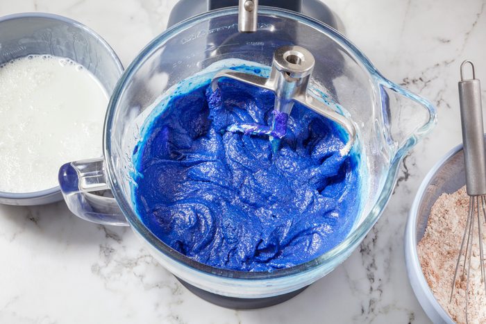 blend the flour mixture and buttermilk mixer in a stand mixer