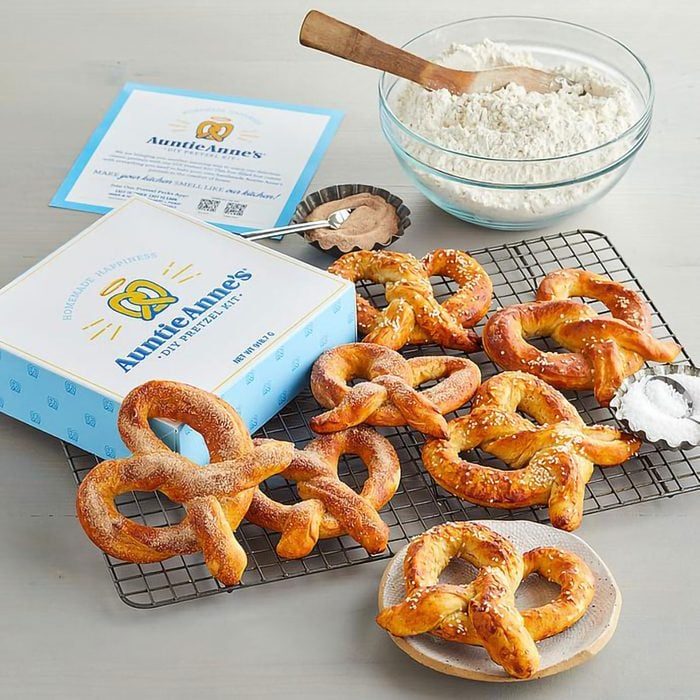 Auntie Annes Pretzel Making Kit Via Harryanddavid.com Ecomm
