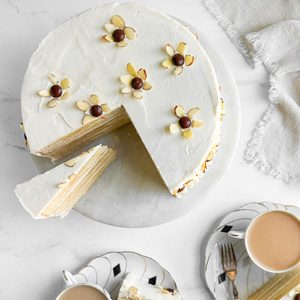 Amaretto Cake With Buttercream Frosting Exps Tohd24 61697 Sherisilver 8