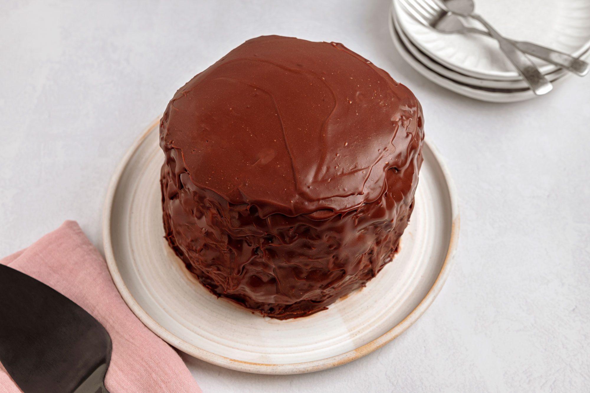 Pour the chocolate over the layering