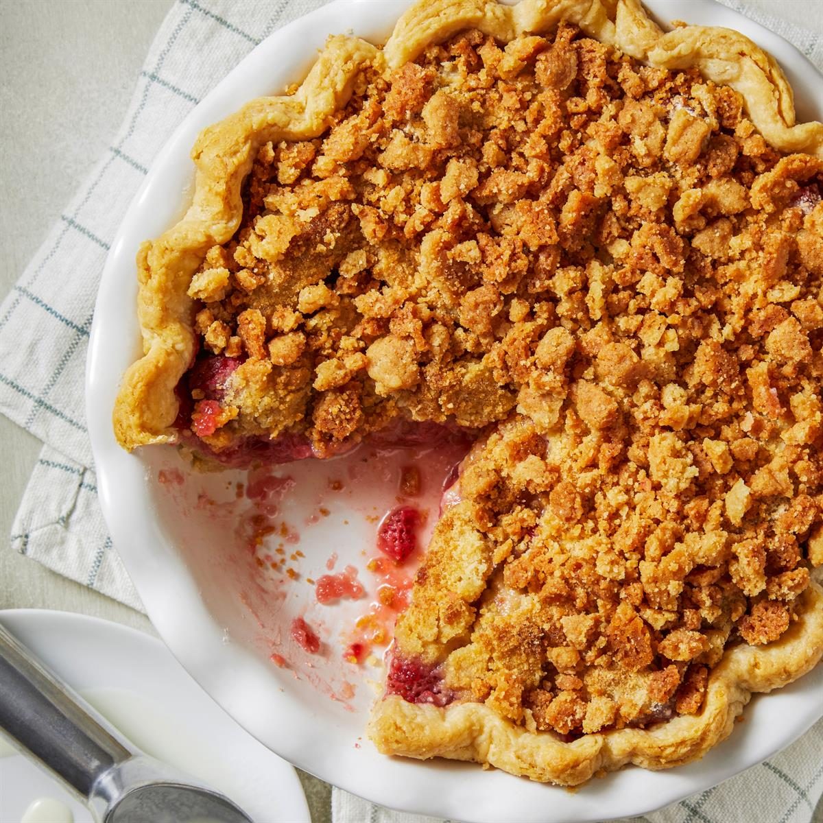 Strawberry Crumble Pie