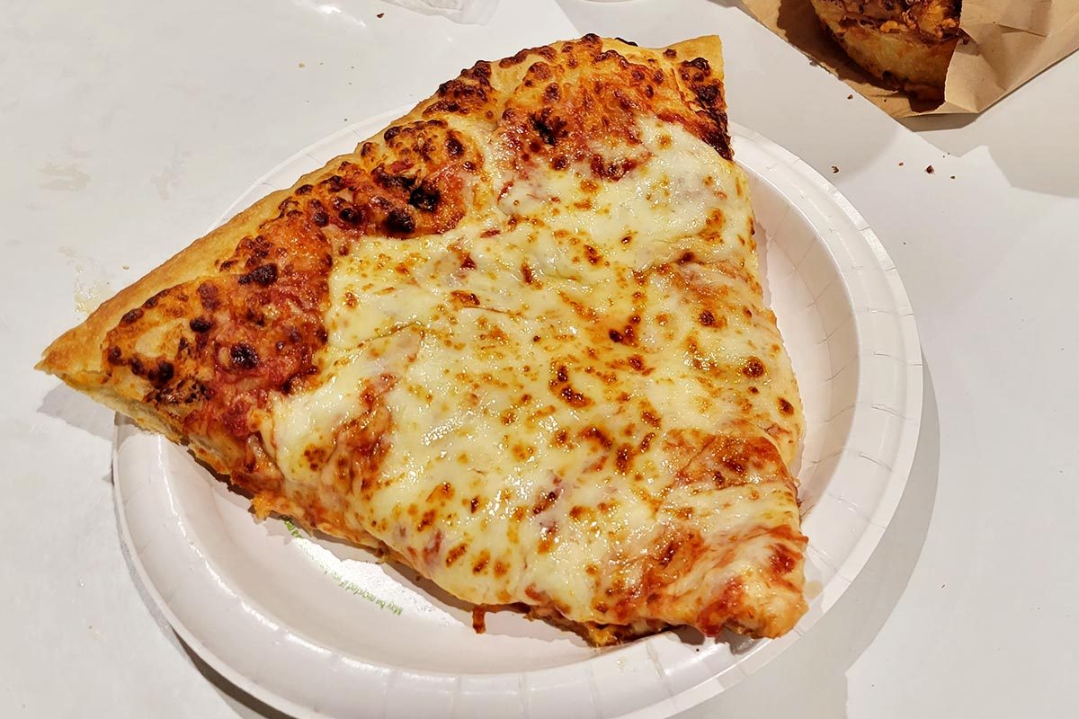 Cheese pizza slice