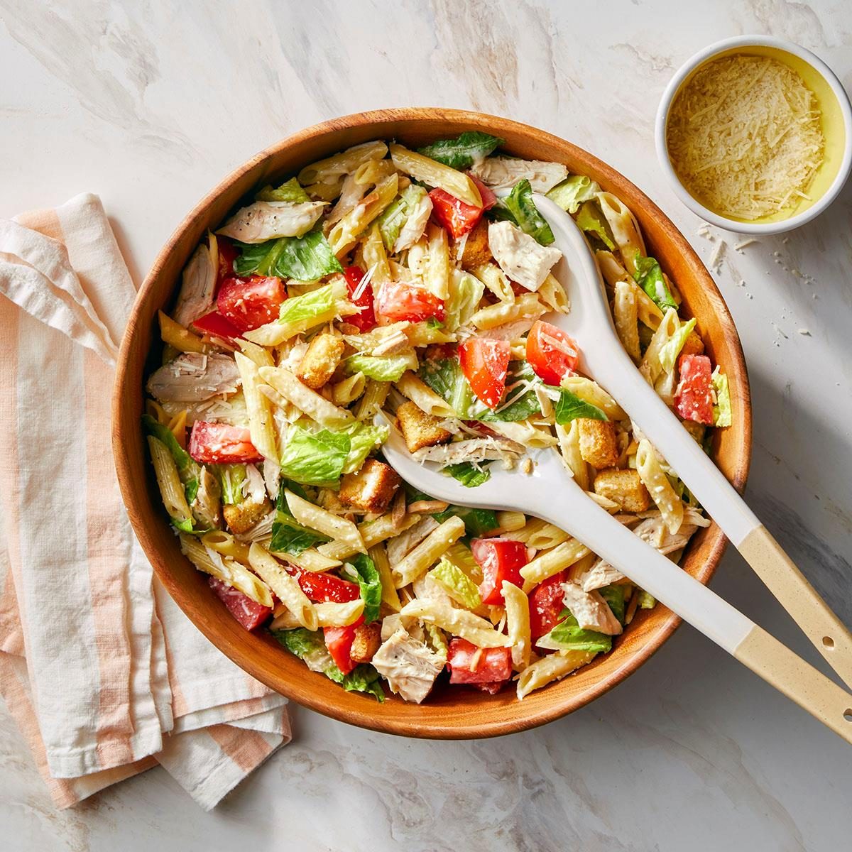 Chicken Pasta Caesar Salad Exps Sbbbz25 124787 Md P2 03 12 2b