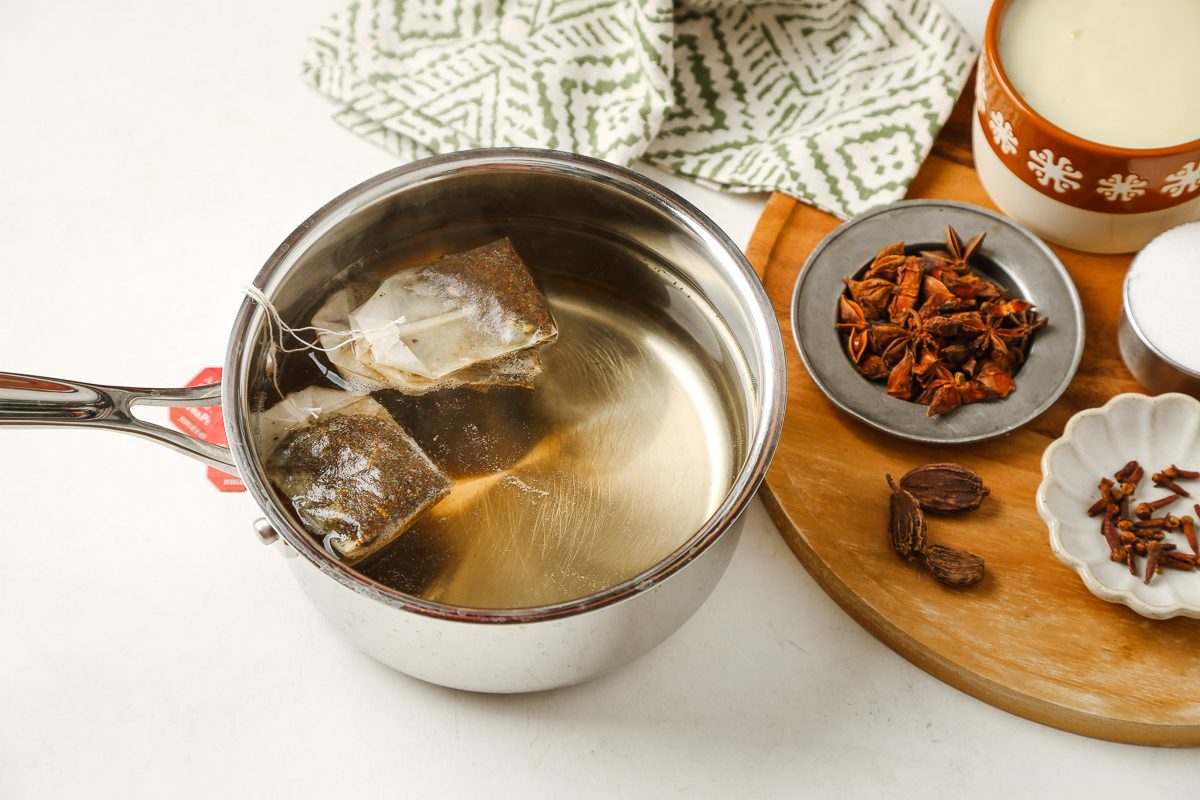 preparing tea base for Thai iced tea