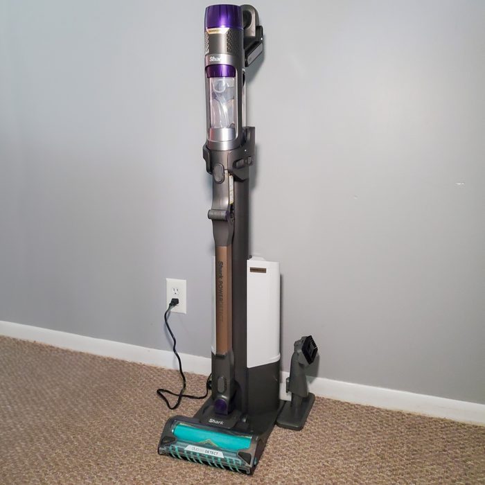 Toha25 Shark Powerdetect Clean Emily Way 01 Ssedit