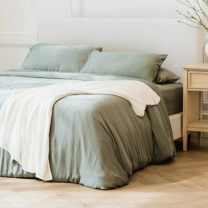 Cozy Earth Cloud Knit Throw Blanket