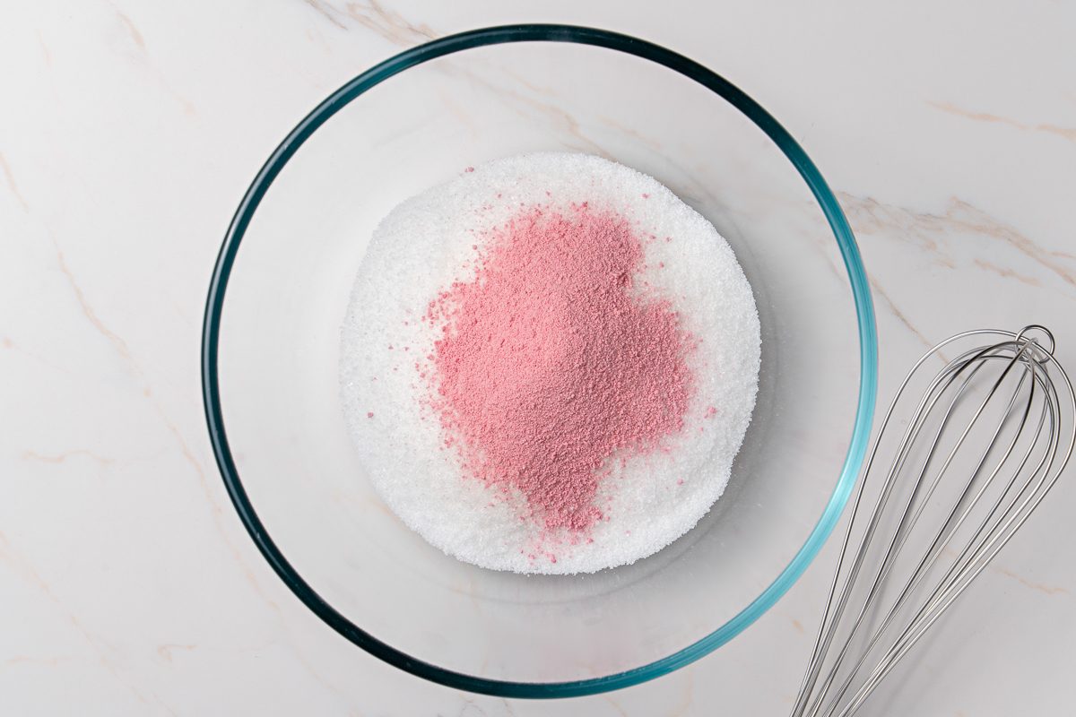 sugar and gelatine powder in a bowl