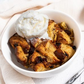 Slow Cooker Cinnamon Roll Pudding Tohd24 10325 Alejandromonfort 6