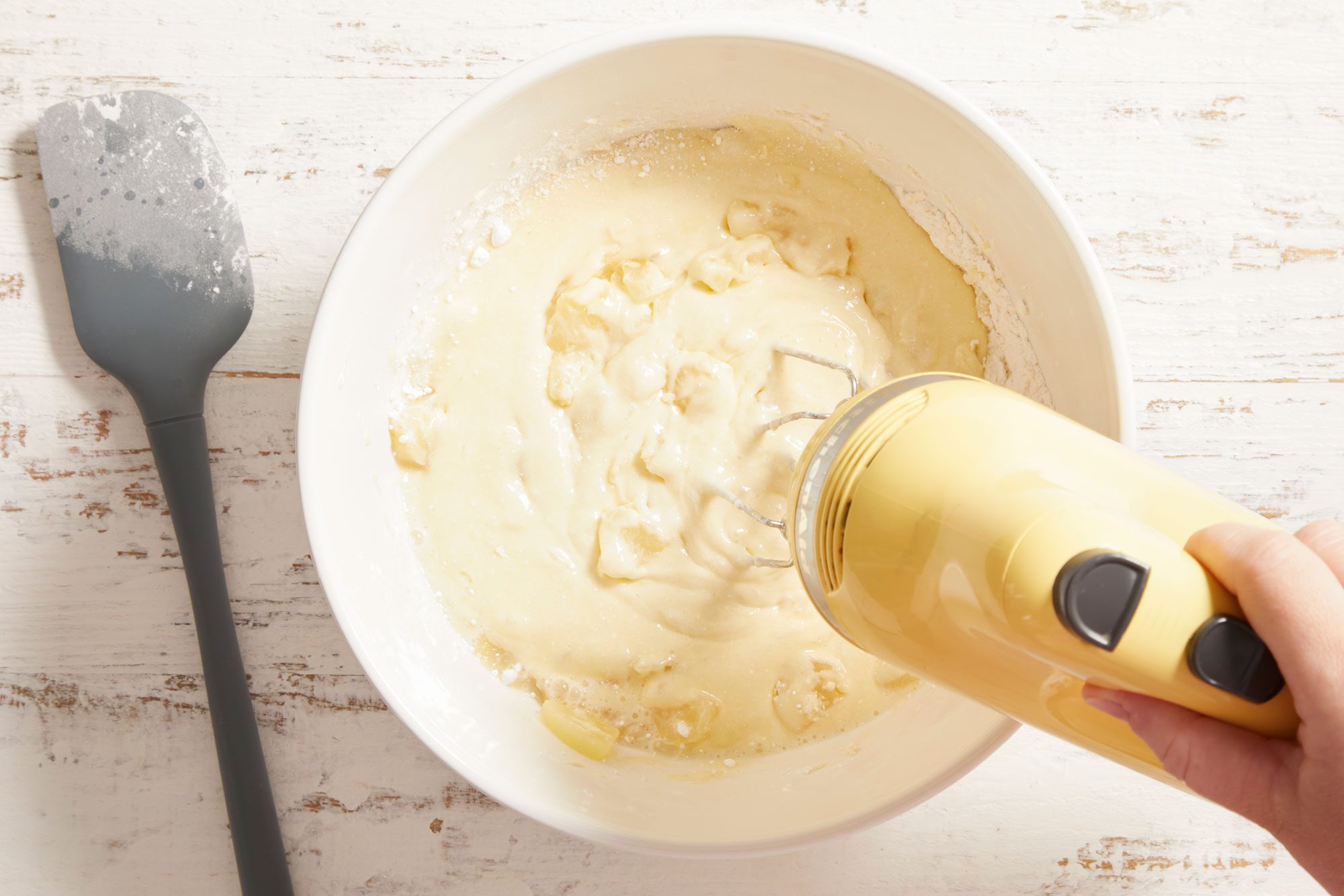 Place pears and syrup in a large bowl;