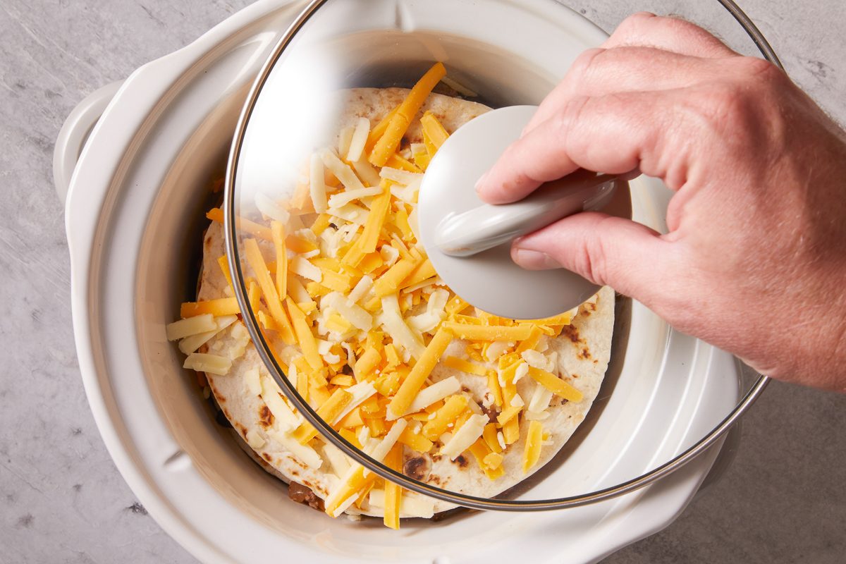 covering slow cooker