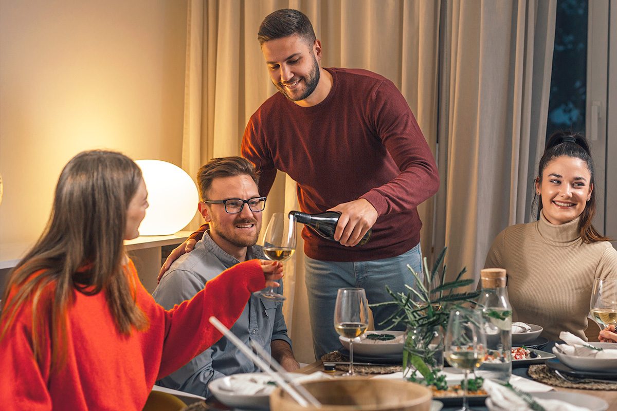 Reese Witherspoon Shared Her Glasses Full Gettyimages 1480229531